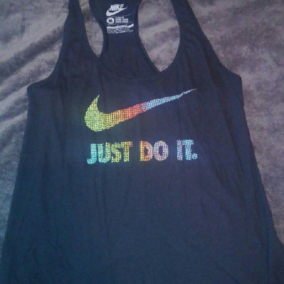 Size medium nike top