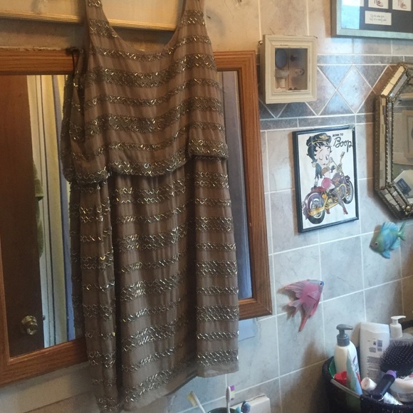 548 dress - Picture 2 of 4