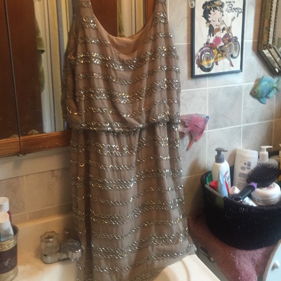 548 dress - Picture 4 of 4