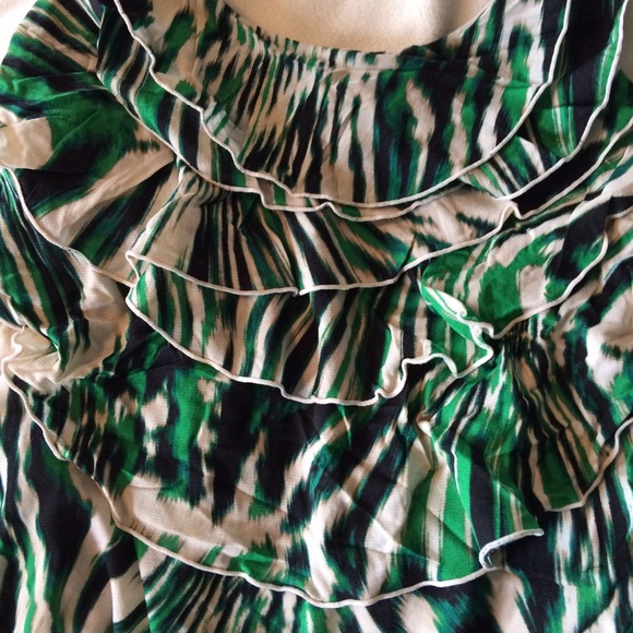 Light halter style top - Picture 2 of 4