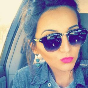Meet your Posher, Lauren