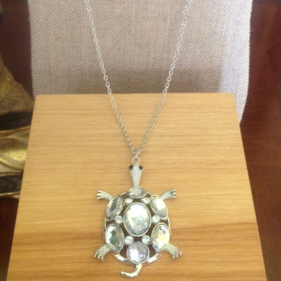 🐢🐢Beautiful Turtle Bling Necklace Silver Tone🐢