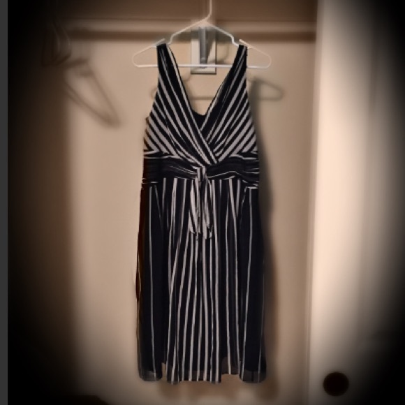 SALE! Flirty Ann Taylor Sundress