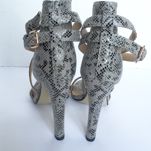 🆕MO68 STRAPPY Gray Sandals Size 9.5 - Picture 4 of 4