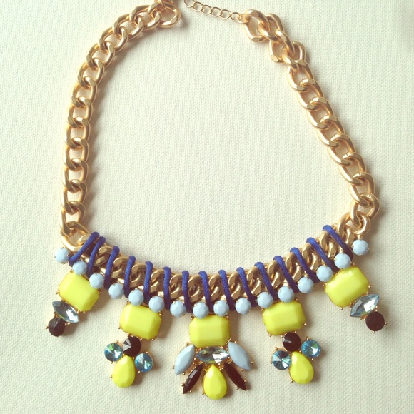 Gorgeous statement necklace