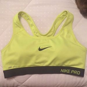 Nike pro dri-fit sports bra