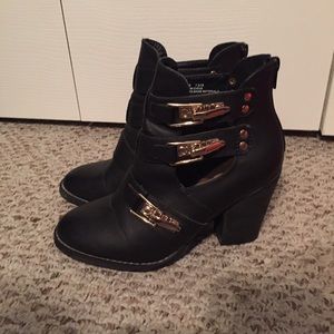 Just Fab booties size 7.5