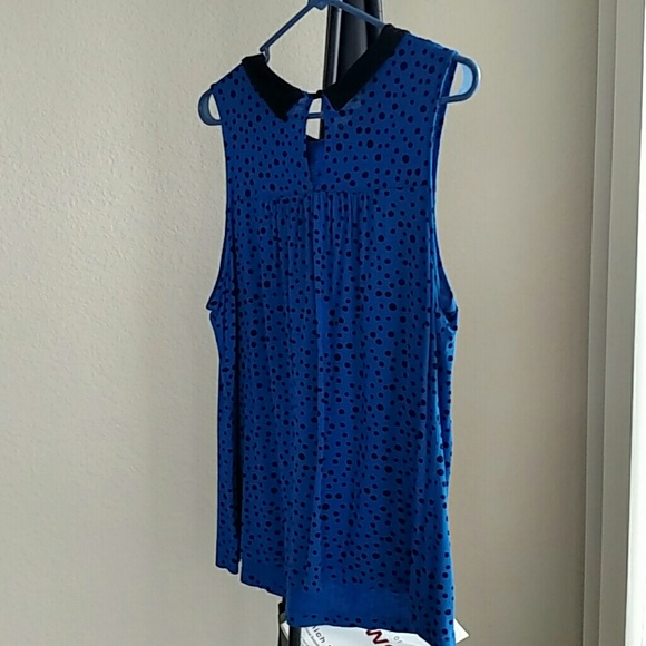 Top - Picture 2 of 3