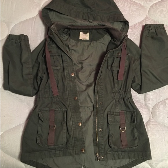 quiksilver olive army zip up  jacket