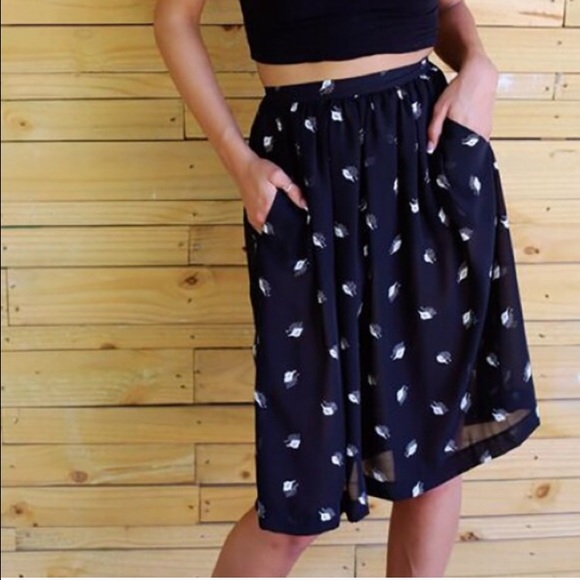 Vintage Dresses & Skirts - Vintage Sheer Leaf Motif Midi Skirt