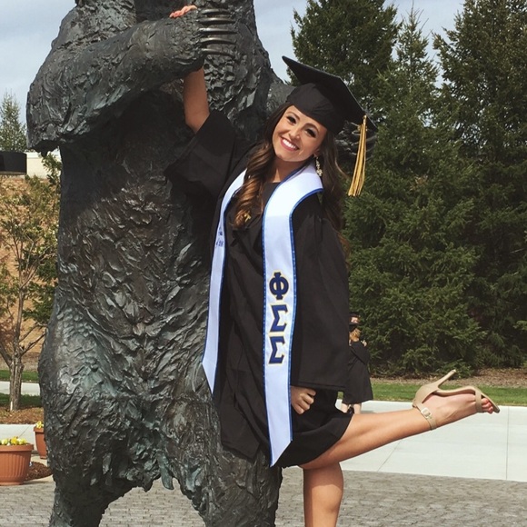 Meet your Posher, Katelyn