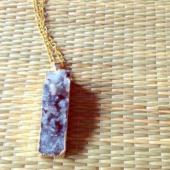 ⬇️ $24 24K GOLD DIPPED QUARTZ DRUZY NECKLACE - Picture 3 of 7