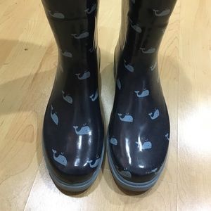 Rain boots with whale print, size 7