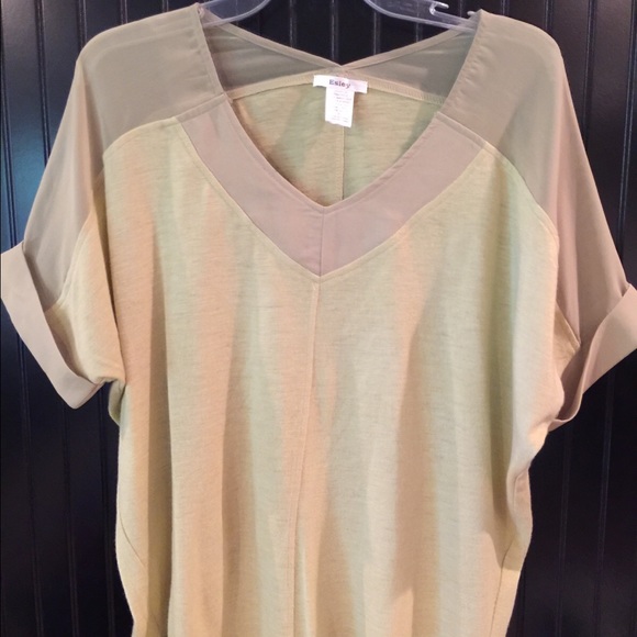 Esley top size small - Picture 1 of 2