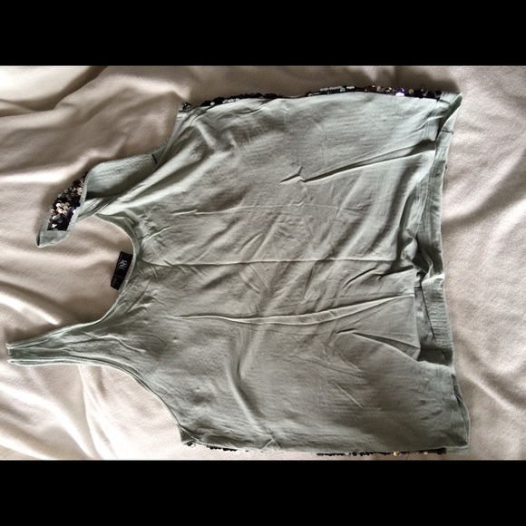 Tank - Picture 3 of 4