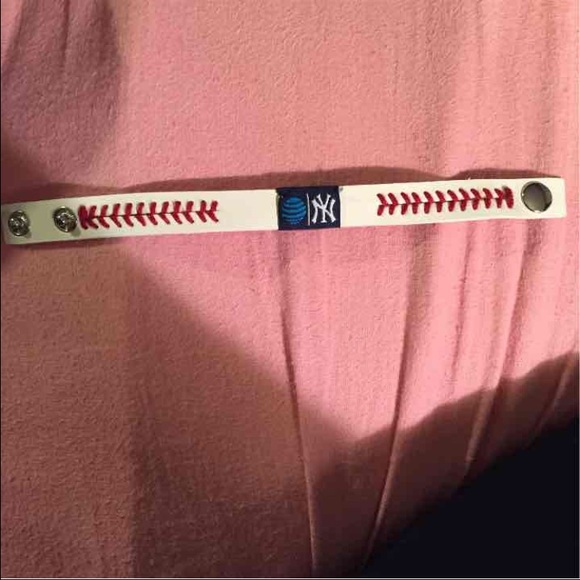 New York Yankees Nail Polish and Decals Set - Picture 2 of 2