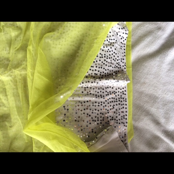 Tank - Picture 3 of 4