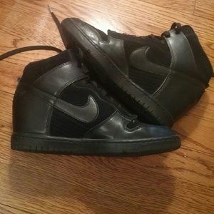 Nike dunk sky hi. Women's 10