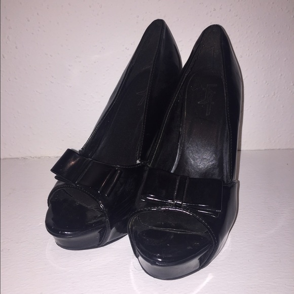❌SOLD❌ Delicious Black Pumps - Picture 1 of 3