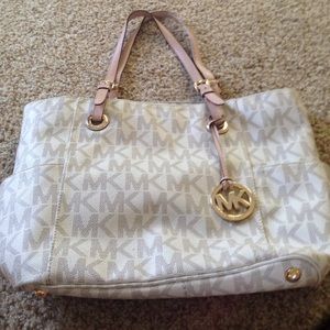 Michael Kors Jet Set Tote