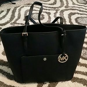 michael kors bag with front pocket