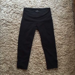 Athleta black Capri workout pants
