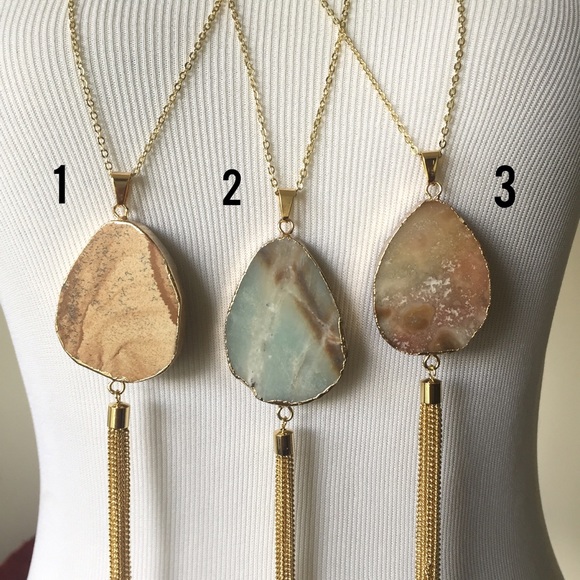 Gold plated stone tassel necklace - Picture 2 of 3