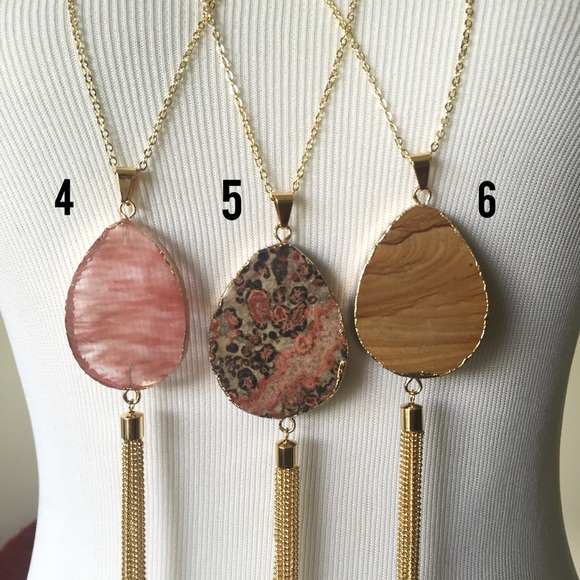 Gold plated stone tassel necklace - Picture 3 of 3