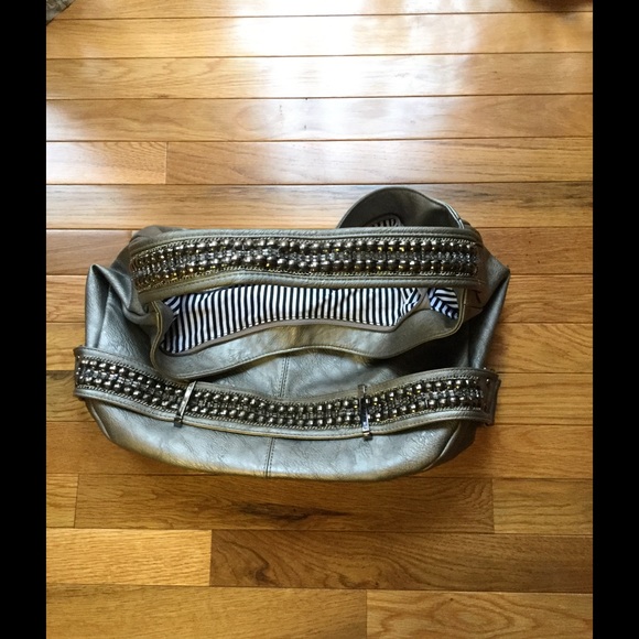 Cute silver hobo with bling