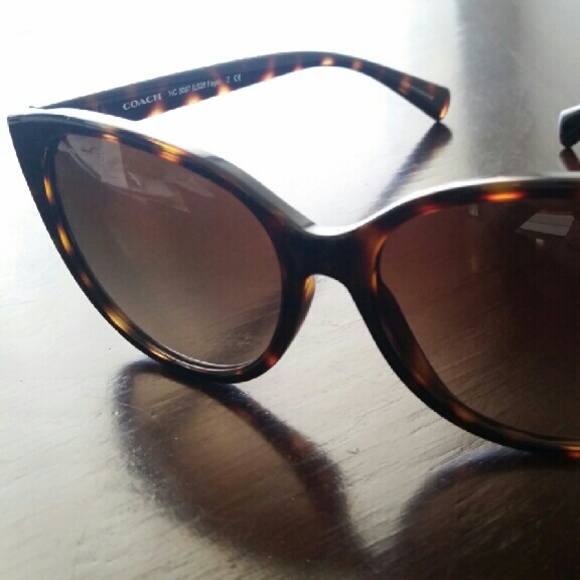 NEW COACH Sunglasses - Picture 2 of 4