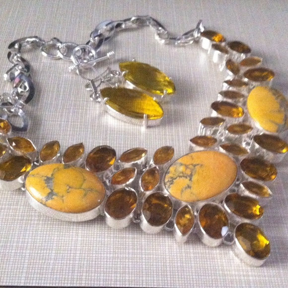 Jewelry - SET Bumble bee & faceted Citrine 925 earrings nckl