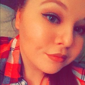 Meet your Posher, Leah