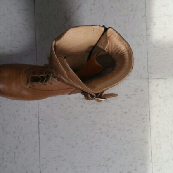 Boots - Picture 3 of 4