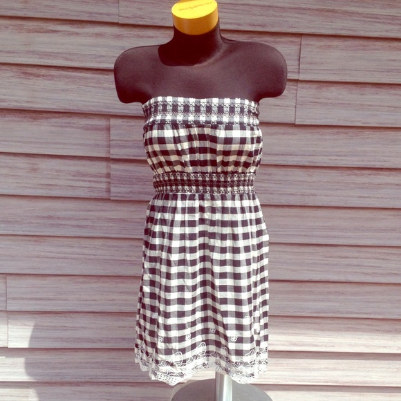 American Rag Dresses & Skirts - Plaid Strapless dress