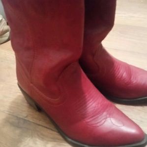 Sold on merc.   Red cowgirl boots