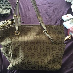 Bags reserved bundle