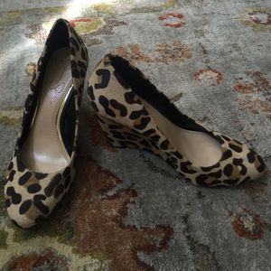 🎉Flash Sale- $28🎉 Jessica Simpson Leopard Wedges