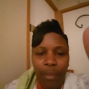 Meet your Posher, Ella