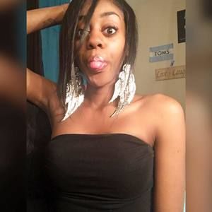 hey I go by the name Tellii , any ??s , Ask 😁