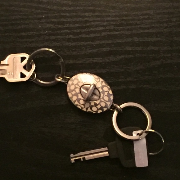 Authentic Coach Signature Turnlock Valet Keychain