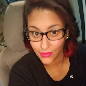 Meet your Posher, Desiree