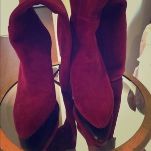 Suede wine colored boots ...sexy!🍷