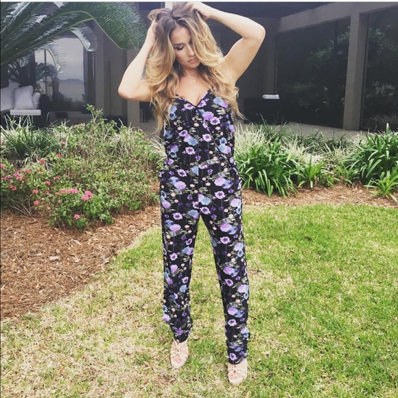 ❗️SOLD on Ⓜ️❗️NWT Kittenish Sydney jumpsuit