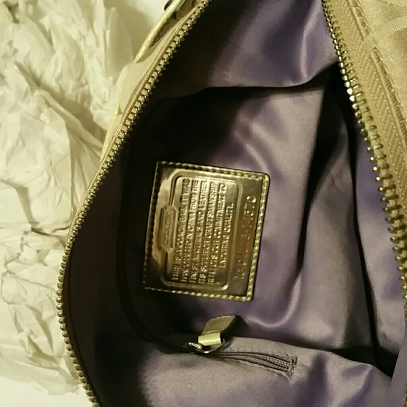Coach Poppy Handbag - Picture 2 of 3