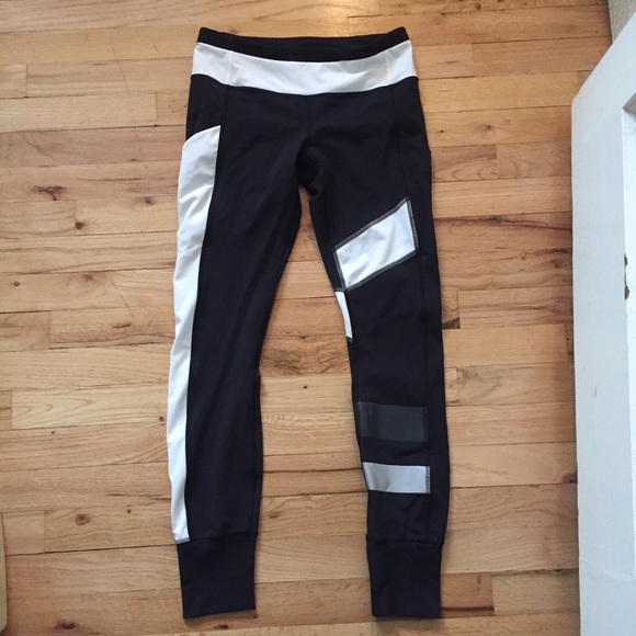lululemon athletica Pants - SALE Lululemon Reflective Speed Tight SE