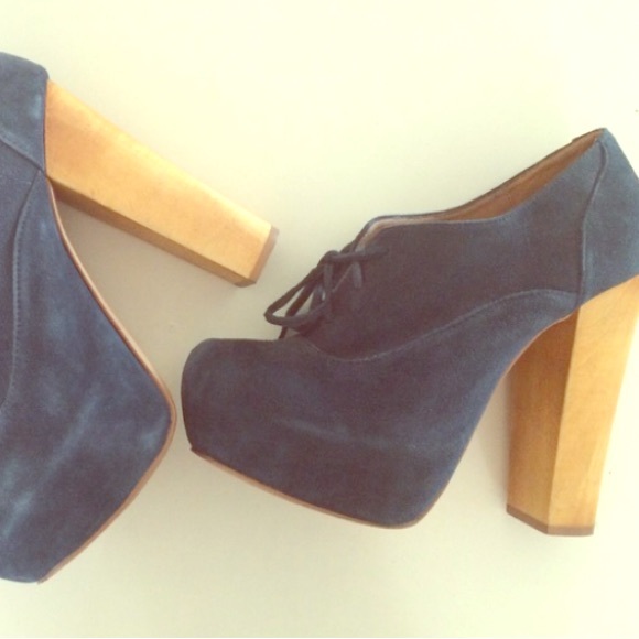 Steve Madden blue suede heels