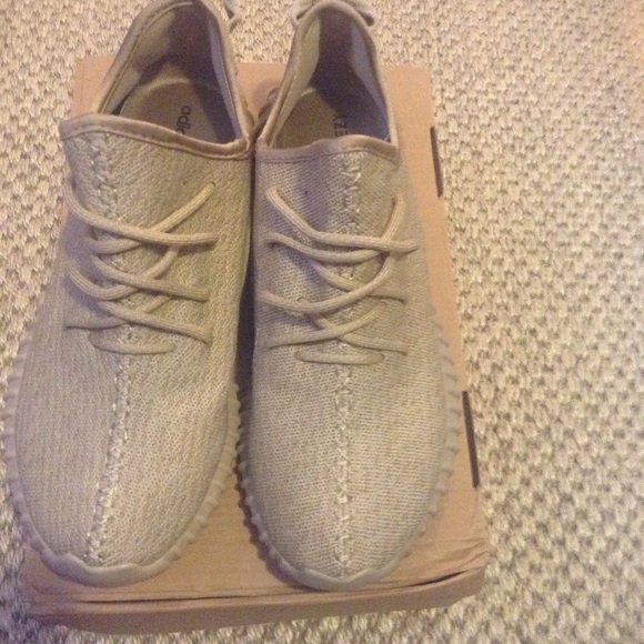 Yeezy Boost 350 (UA) Accepting Reasonable offers
