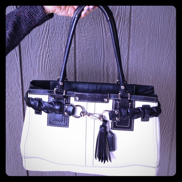 Coach Hamptons Tote F13087 (authentic)