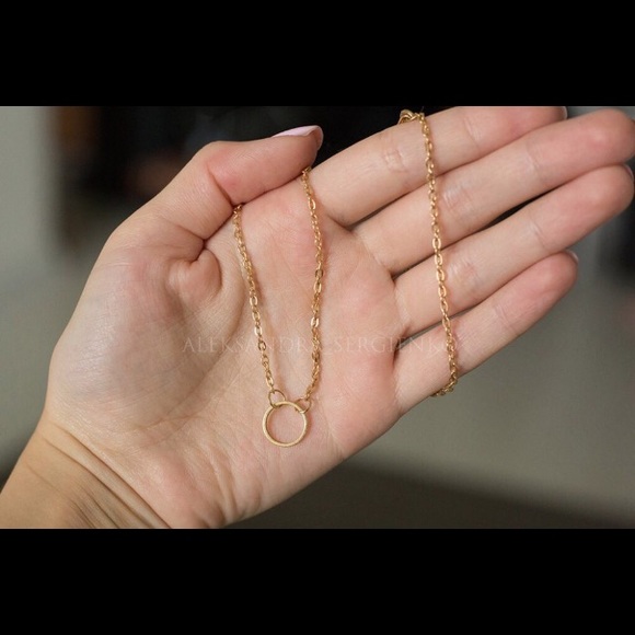 💟Simple Gold Circle Necklace💟 - Picture 2 of 4