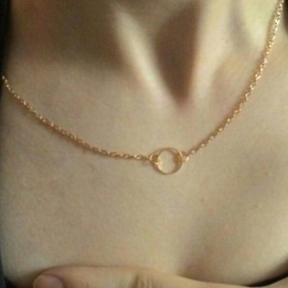 💟Simple Gold Circle Necklace💟 - Picture 4 of 4